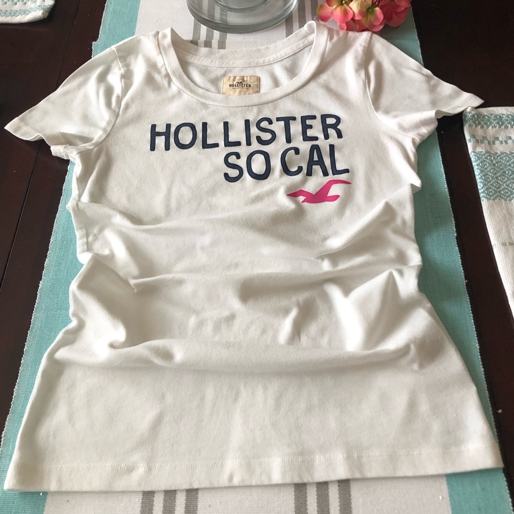 White Hollister T-shirt